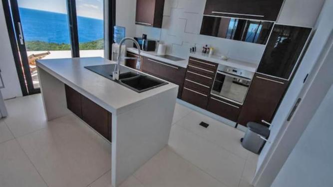 Harizma Villa *